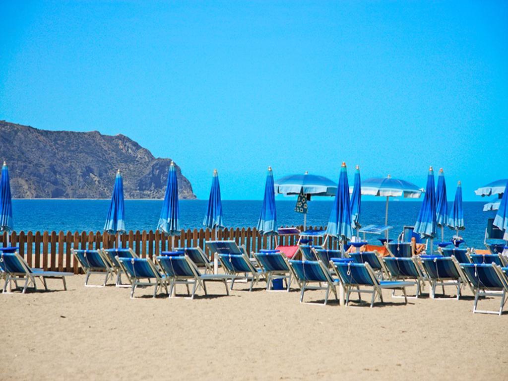 Aparthotel Baia Dei Delfini Furnari Exterior foto