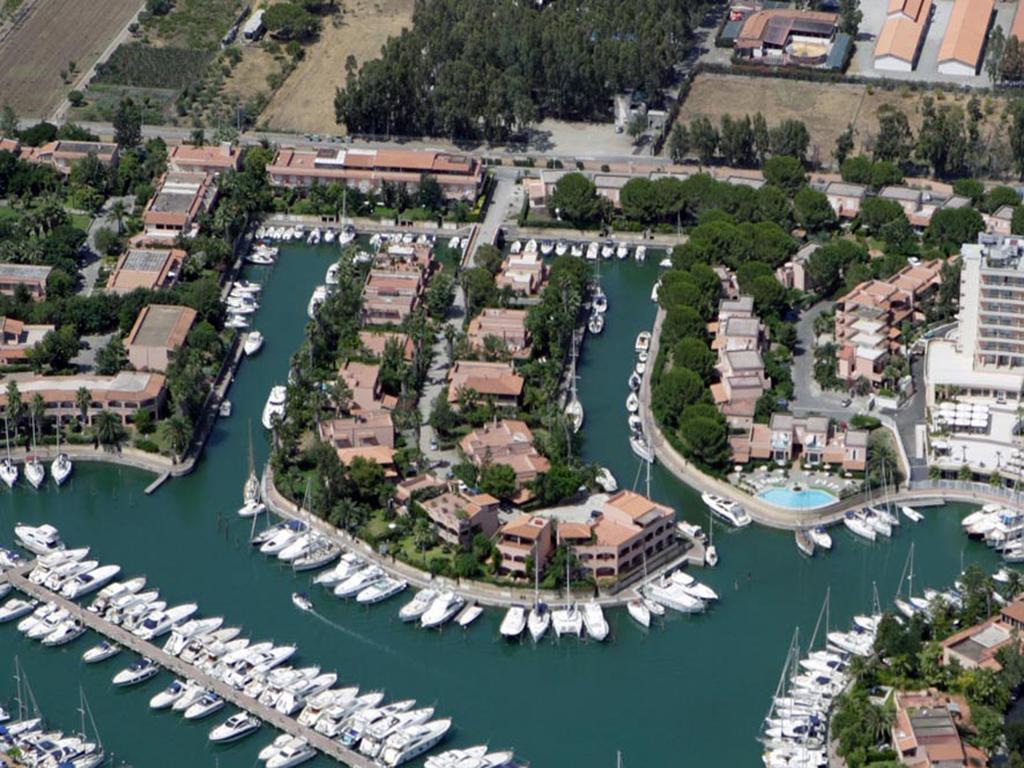 Aparthotel Baia Dei Delfini Furnari Exterior foto