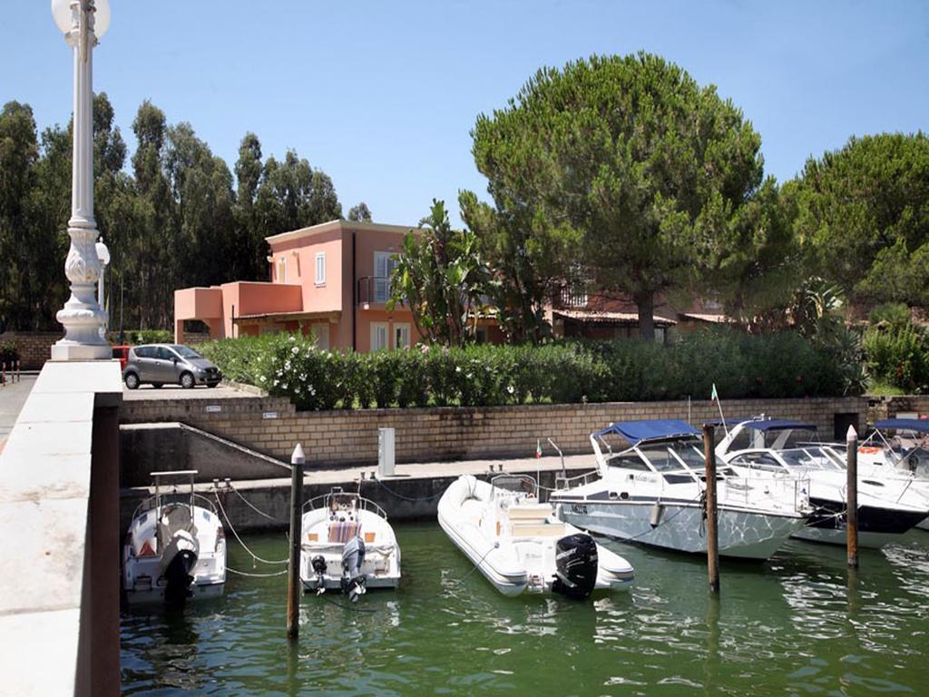 Aparthotel Baia Dei Delfini Furnari Exterior foto