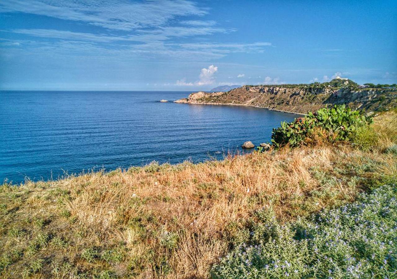 Aparthotel Baia Dei Delfini Furnari Exterior foto